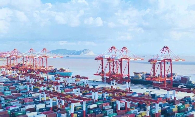 Cảng container lớn nhất thế giới đang mở lại với hy vọng ứng phó tình trạng quá tải