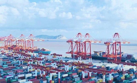Cảng container lớn nhất thế giới mở lại từ 1/6/2022