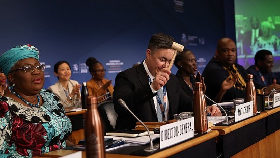WTO bế mạc Hội nghị Bộ trưởng lần thứ 12 với gói kết quả thương mại chưa từng có
