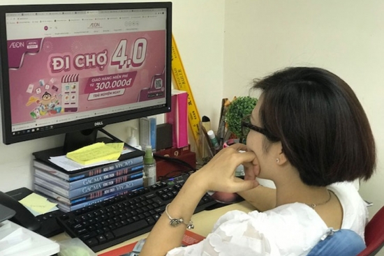 Người tiêu dùng “chuộng” mua hàng online thời dịch bệnh