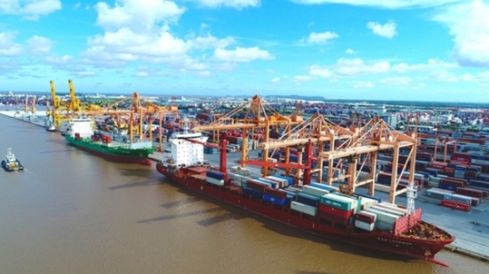 Phát triển đội tàu vận tải biển quốc tế của Việt Nam: “Một cây làm chẳng nên non”