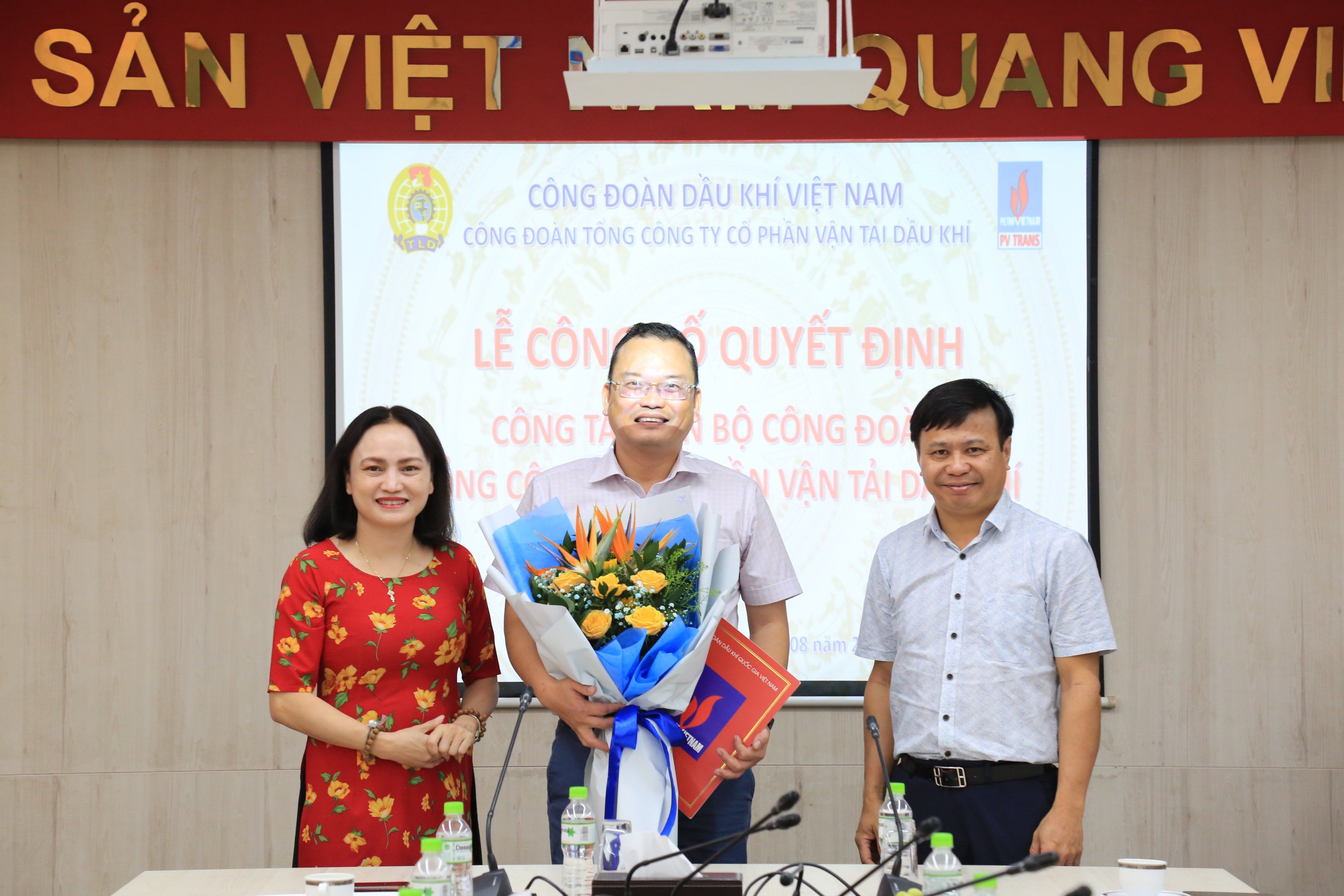 Công bố Quyết định và làm việc với Công đoàn Dầu khí Việt Nam