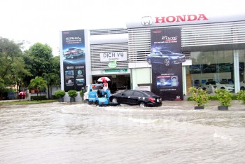 Nghệ An: Mưa to gây ngập lụt nhiều tuyến đường, khu vực dân cư