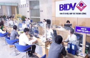 Hơn 1.000 địa điểm thu đổi ngoại tệ của BIDV
