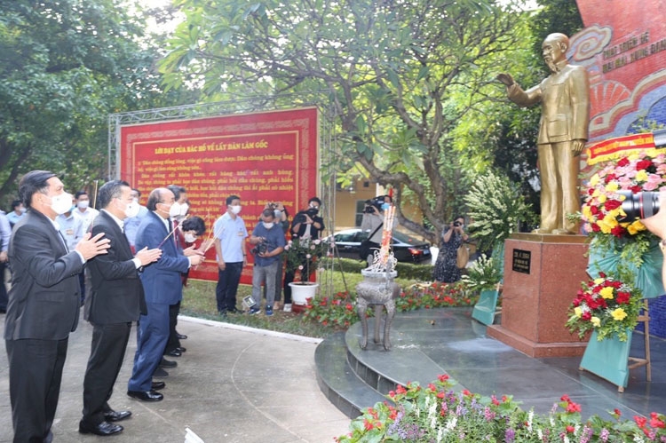 Rạng Đông vinh dự đón Chủ tịch nước Nguyễn Xuân Phúc đến thăm và làm việc