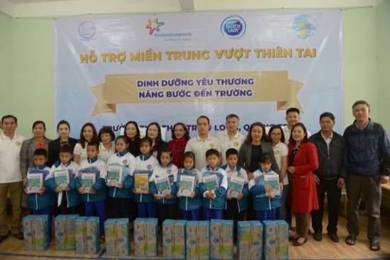 Sữa Cô Gái Hà Lan mang dinh dưỡng yêu thương, nâng bước đến trường cho học sinh vùng lũ Quảng Trị