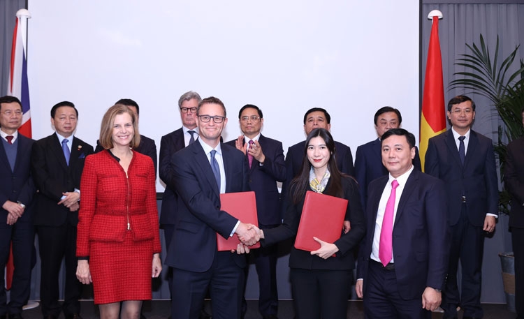 Alphanam Group hợp tác với InterContinental Hotels Group phát triển du lịch tại Việt Nam