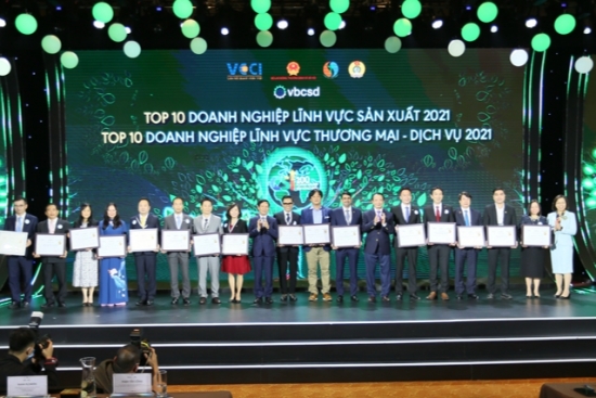 Vinamilk tiếp tục ghi dấu ấn trong Top 10 Doanh nghiệp phát triển bền vững nhất Việt Nam năm thứ 6