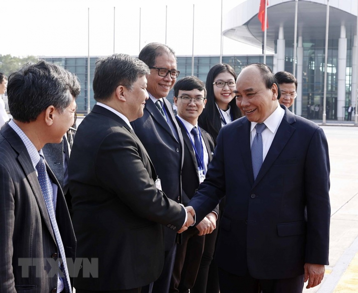 Chủ tịch nước Nguyễn Xuân Phúc lên đường thăm Indonesia - Ảnh 2.
