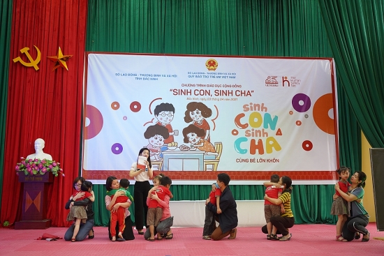 Triển khai chương trình giáo dục cộng đồng “Sinh con, sinh cha” tại Bắc Ninh
