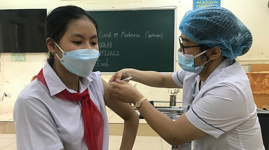 Từ ngày 17/4, Hà Nội đồng loạt tiêm vaccine Moderna cho trẻ em