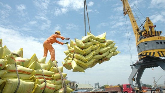 Công Thương qua góc nhìn báo chí ngày 5/7: Xuất khẩu 6 tháng cuối năm còn nhiều thách thức