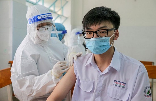 Thủ tướng yêu cầu tăng cường công tác tiêm vaccine phòng Covid-19