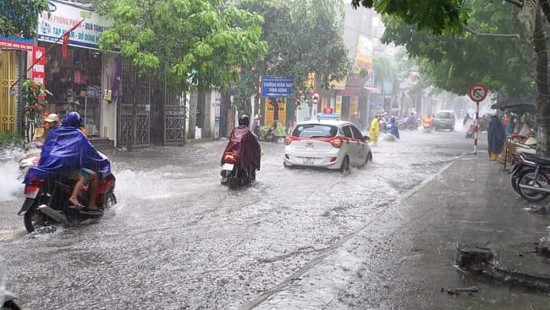 Thời tiết ngày 11/8: Mưa hầu hết trên cả nước, nguy cơ ngập lụt nhiều nơi