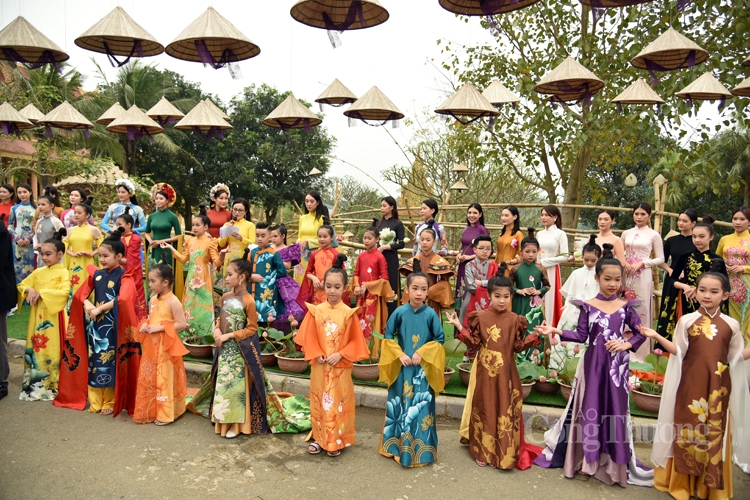 Tôn vinh “Sen trong đời sống văn hóa Việt
