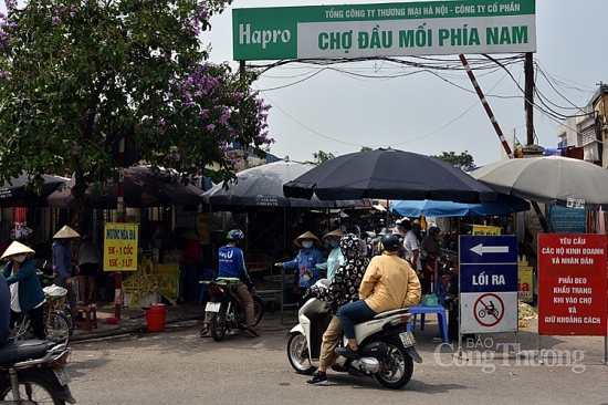 Hà Nội: Chợ đầu mối phía Nam chủ động phòng chống dịch