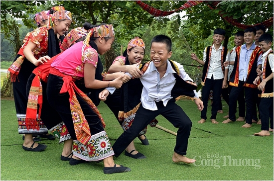 “Mùa hè trong em” tại Làng Văn hóa – Du lịch