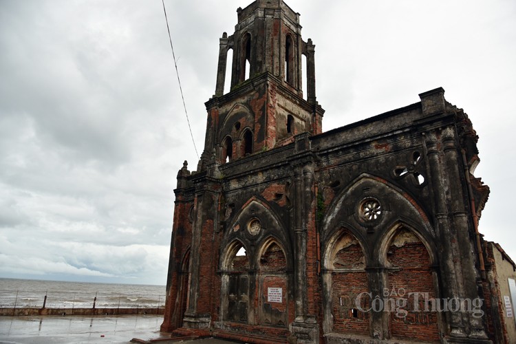 Nhà thờ đổ Hải Lý- chứng tích xâm lấn của thiên nhiên