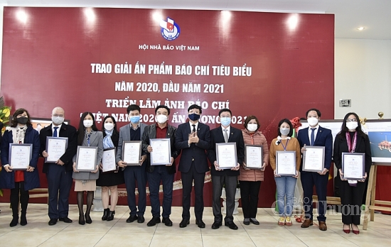 Hội nhà báo Việt Nam tổ chức trao giải ấn phẩm báo chí tiêu biểu năm 2020, đầu năm 2021