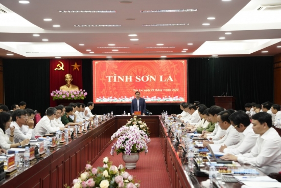 Thủ tướng Phạm Minh Chính làm việc với Thường vụ Tỉnh uỷ Sơn La: Nghiên cứu nâng công suất thuỷ điện Sơn La và phát triển điện tái tạo