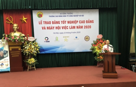 Cao đẳng Kinh tế Công nghiệp Hà Nội: 120 sinh viên tìm được việc làm tại Ngày hội việc làm 2020