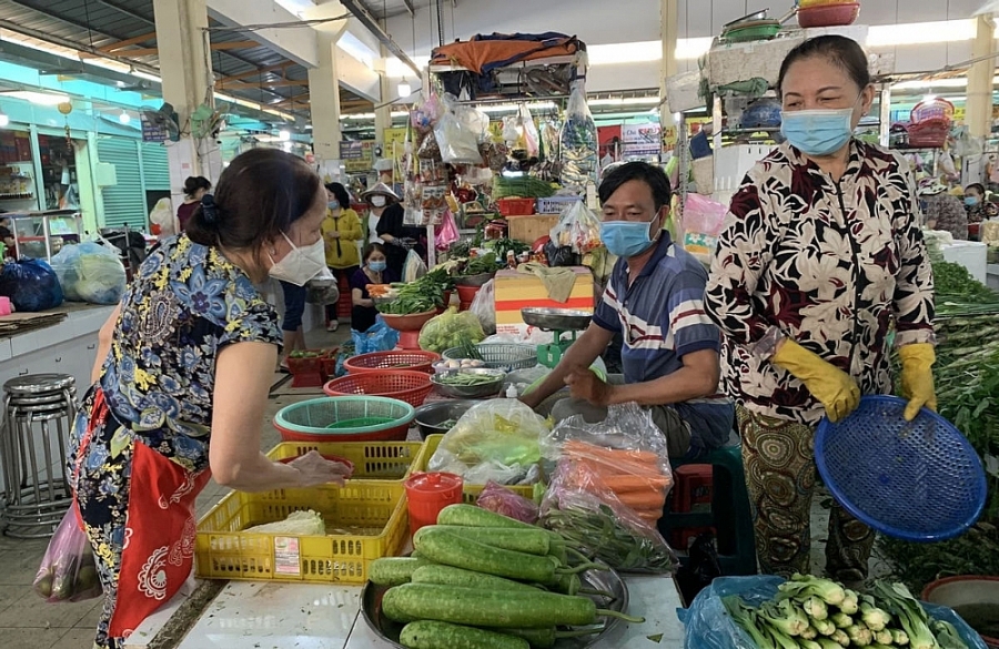 Các địa phương dè dặt mở lại chợ truyền thống