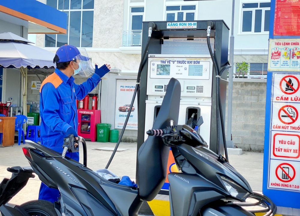 Tiếp tục điều hành giá xăng dầu đảm bảo kiểm soát lạm phát và bình ổn thị trường, hỗ trợ người dân và doanh nghiệp