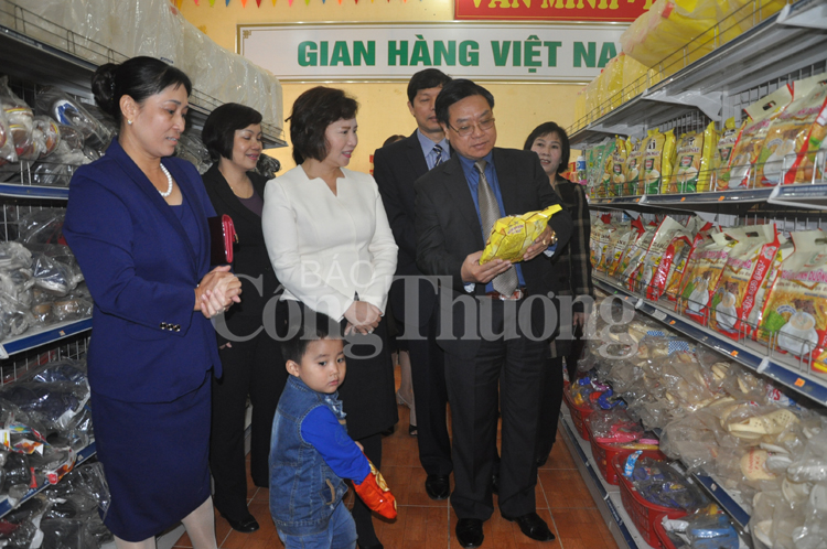 Nâng cao hiệu quả Điểm bán hàng Việt Nam và lực lượng nữ doanh nhân tỉnh Phú Thọ