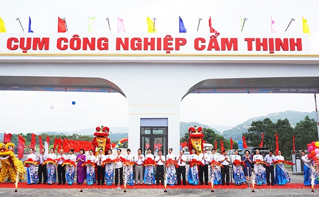 tp cam pha phat trien cong nghiep theo huong tap trung
