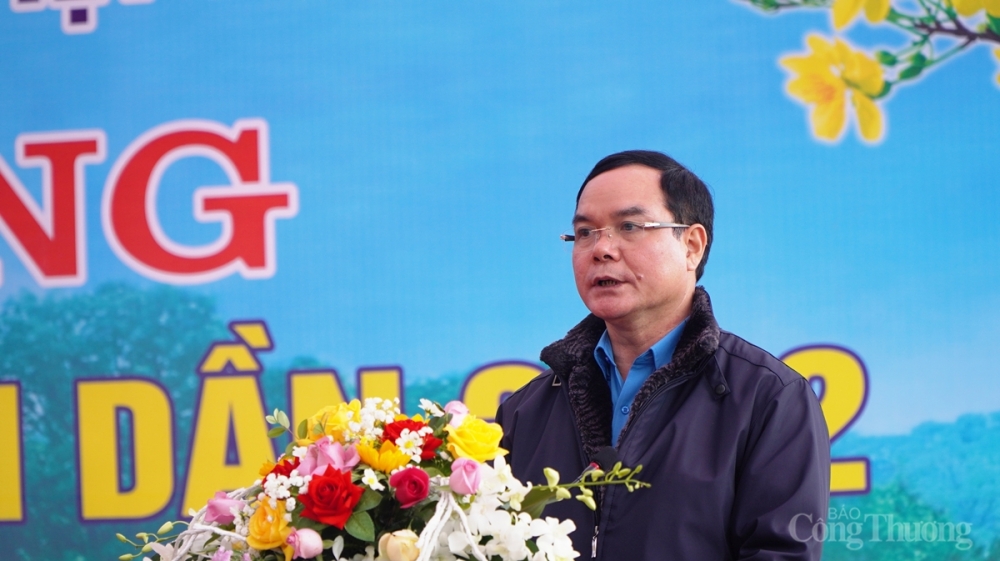 Chủ tịch Tổng LĐLĐ Việt Nam Nguyễn Đình Khang phát động Tết trồng cây Xuân Nhâm Dần 2022
