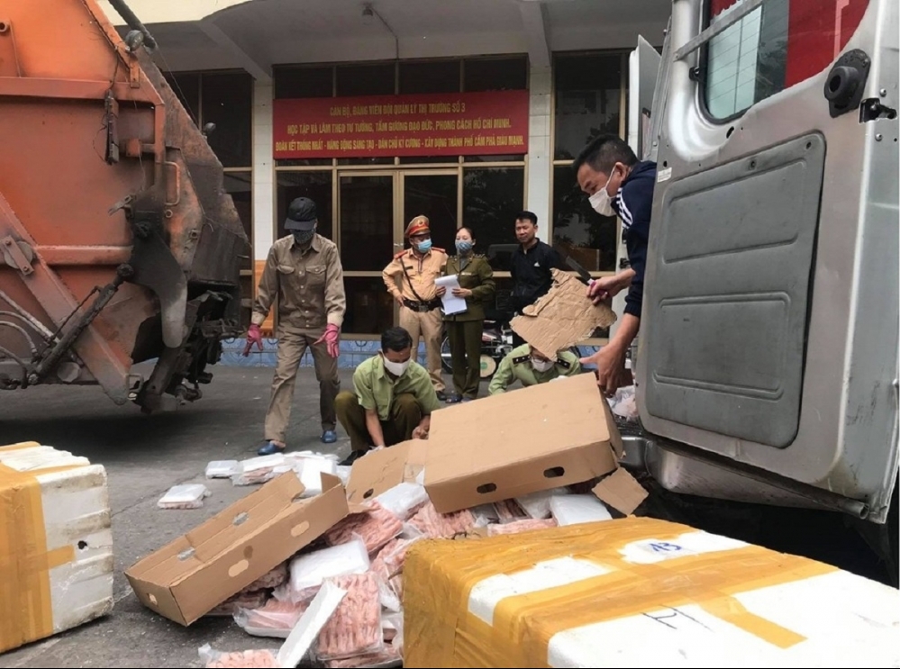 Quảng Ninh: Phát hiện hơn 1 tấn chân gà tẩm ướp không rõ nguồn gốc