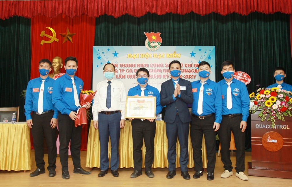 Với thành tích đạt được trong nhiệm kỳ qua, tổ chức ĐTN Công ty Cổ phần Giám định –Vinacomin, nhiều chi đoàn và cá nhân được TW Đoàn, tỉnh Đoàn Quảng Ninh và Đoàn Than Quảng Ninh biểu dương khen thưởng.