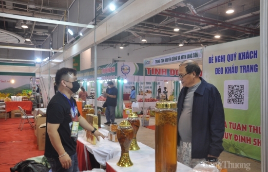 Thêm cơ hội mua sắm trực tuyến tại Hội chợ OCOP Quảng Ninh 2022