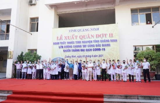 Quảng Ninh cử thêm 20 y, bác sĩ và hỗ trợ nhiều thiết bị y tế chi viện cho Bắc Giang