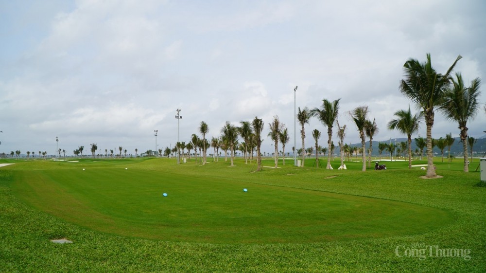 Sân golf Tuần Châu, TP.Hạ Long là một trong những sản phẩm du lịch mới của tỉnh Quảng Ninh