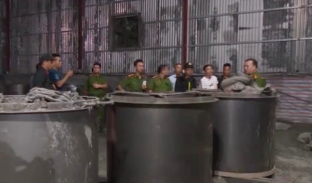 Số tang vật bị lực lượng chức năng phát hiện tại nhà kho ở tỉnh Bắc Ninh