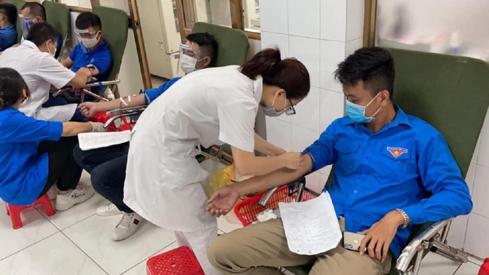 Đoàn viên thanh niên Than Cọc Sáu tích cực tham gia hoạt động hiến máu