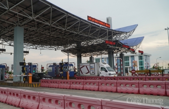 Quảng Ninh: Miễn thu phí trạm giao thông cho phương tiện hỗ trợ phòng, chống dịch