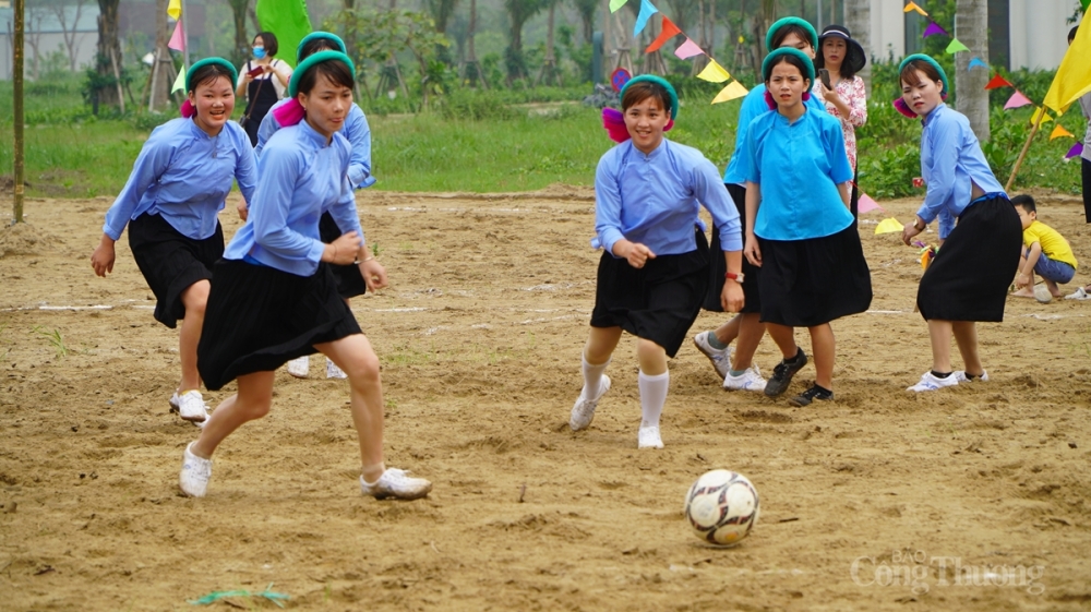 Giải bóng đá nữ của các cô gái dân tộc Sán Chỉ sẽ là một trong những hoạt động hấp dẫn có trong chương trình