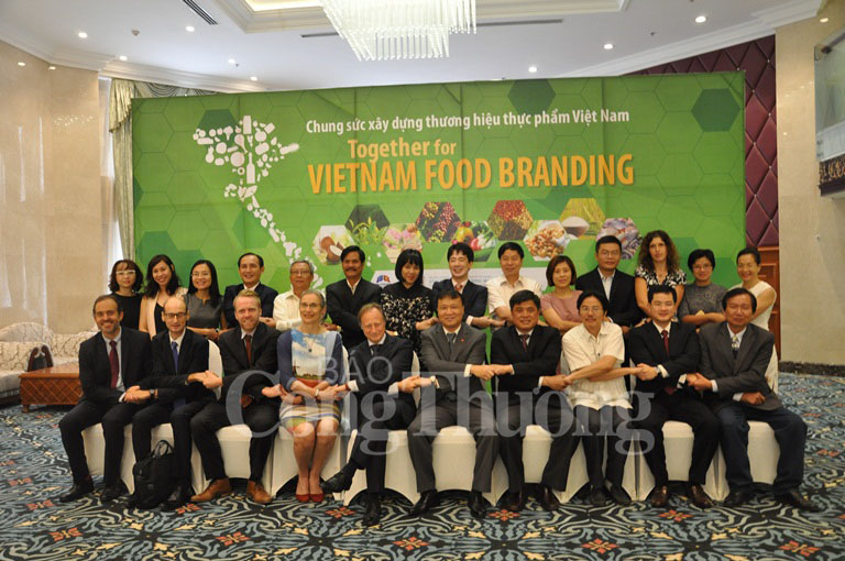 Xây dựng thương hiệu để nâng cao giá trị thực phẩm Việt Nam