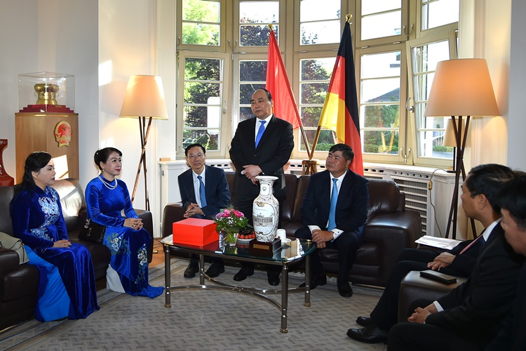 Những hoạt động đầu tiên của Thủ tướng Nguyễn Xuân Phúc tại Đức