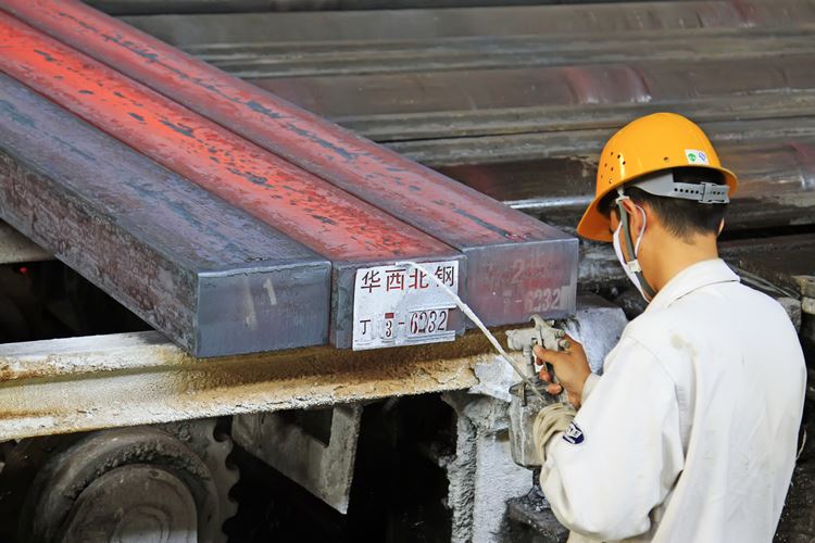 Giá thép ở Trung Quốc tăng cao