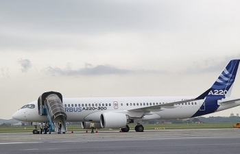 Máy bay Airbus A220-300 đến Việt Nam trong hành trình bay trình diễn tại khu vực châu Á