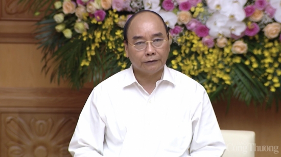 Thủ tướng Nguyễn Xuân Phúc: Không để đứt gãy nền kinh tế là một cố gắng rất lớn