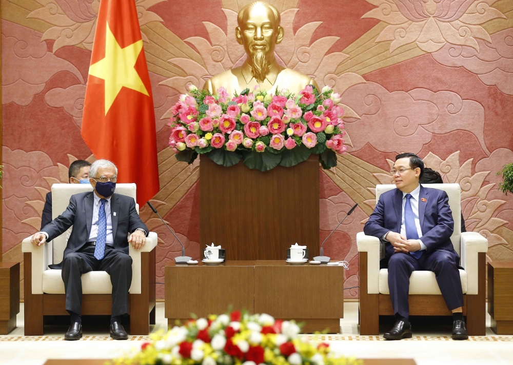 Chủ tịch Quốc hội Vương Đình Huệ đã tiếp Điều phối viên thường trú của Liên Hợp Quốc tại Việt Nam Kamal Malhotra