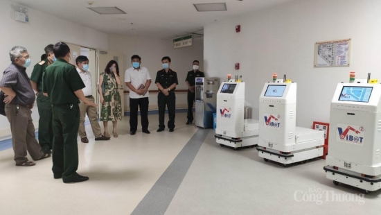Robot “Made in Vietnam” hỗ trợ đắc lực công tác phòng chống dịch bệnh