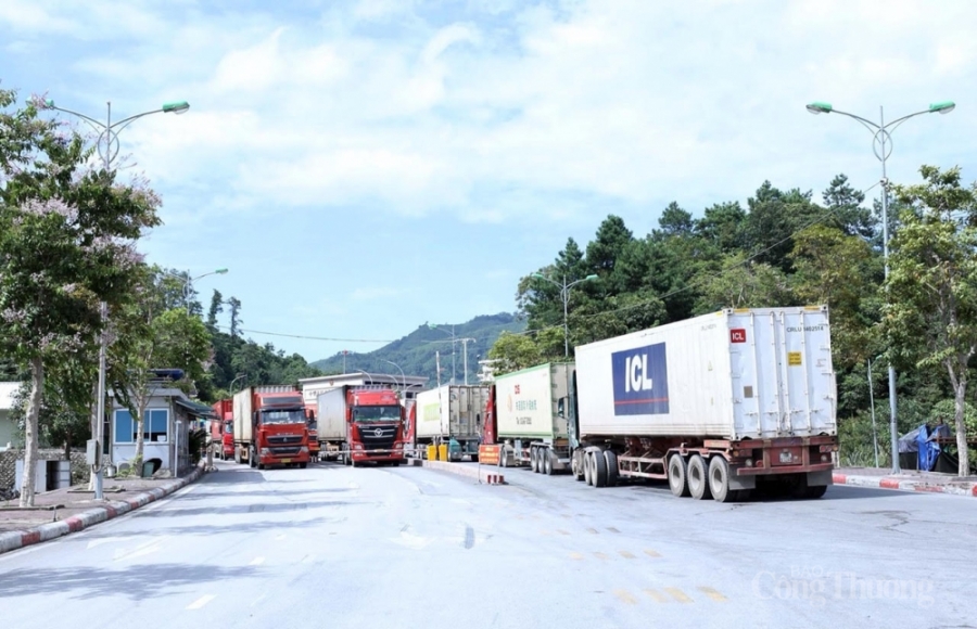 Hoạt động xuất nhập khẩu tại khu vực cửa khẩu Hữu Nghị, Lạng Sơn