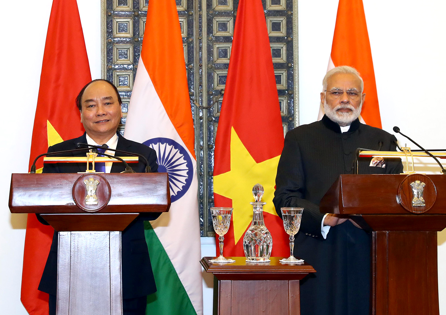 Hai Thủ tướng Việt Nam và Ấn Độ hội đàm