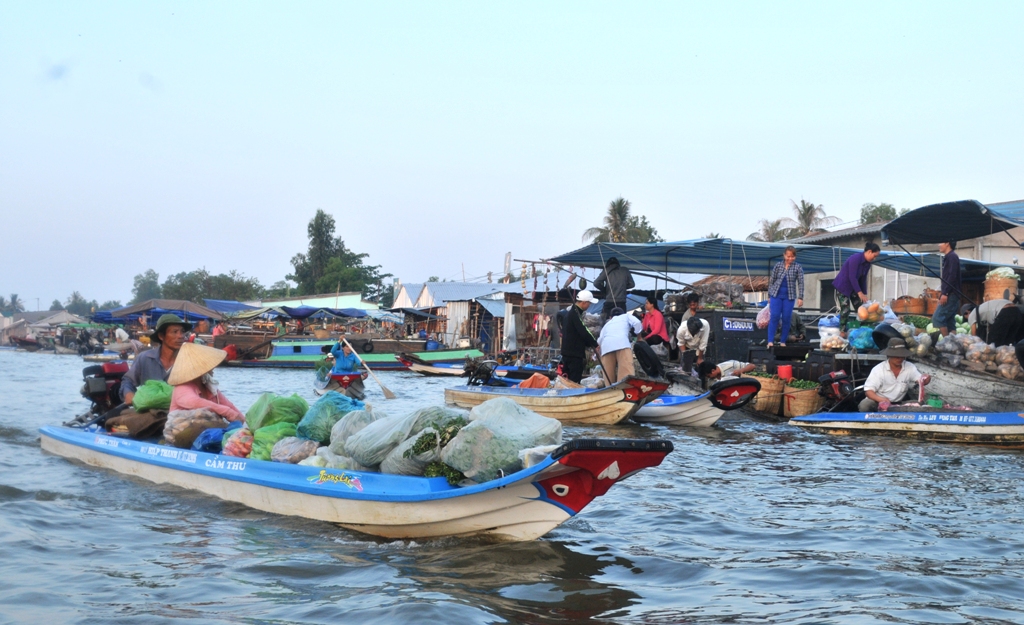 Độc đáo chợ nổi vùng Miệt Thứ Vĩnh Thuận