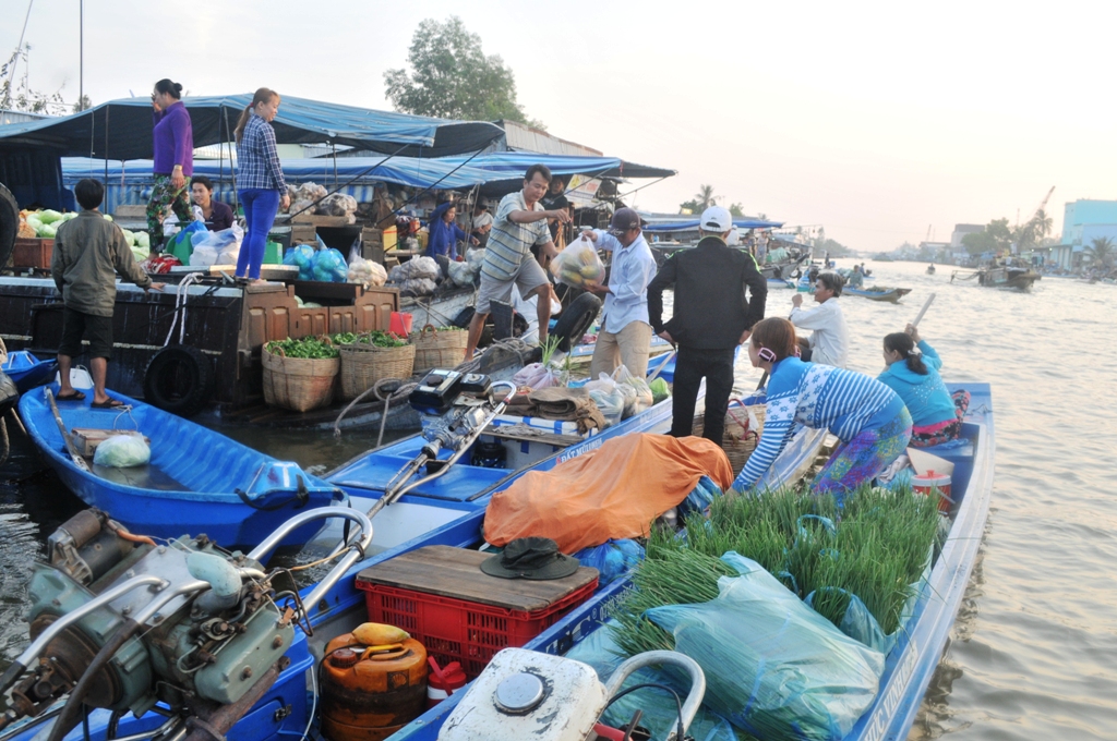 Độc đáo chợ nổi vùng Miệt Thứ Vĩnh Thuận